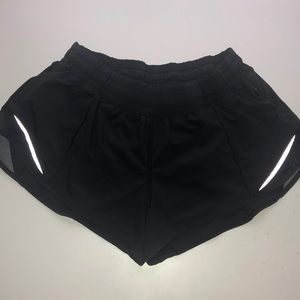 lululemon black hotty hot short 2.5 inch